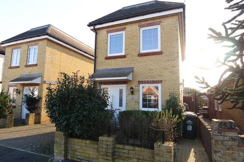 3 bedroom house for sale, Cambridge Road, Ashford TW15