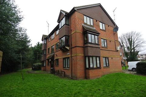 2 bedroom flat for sale, Dutch Barn Close, Stanwell TW19
