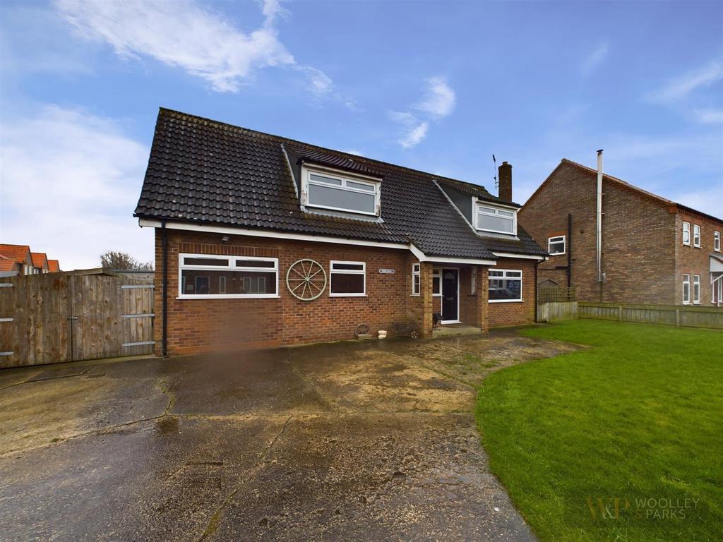 Hutton Road, Cranswick, Driffield 3 bed detached house for sale £275,000