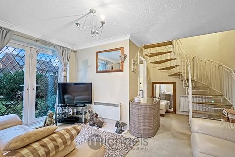 43 Sioux Close, Highwoods, Colchester, CO4 9RP