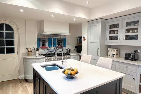 36 Walsall Road, Four Oaks, Sutton Coldfield, B74 4QR