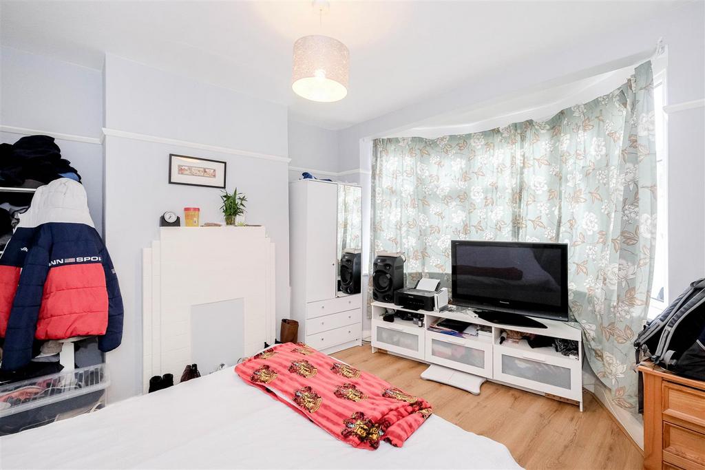 Bedroom, fireplace