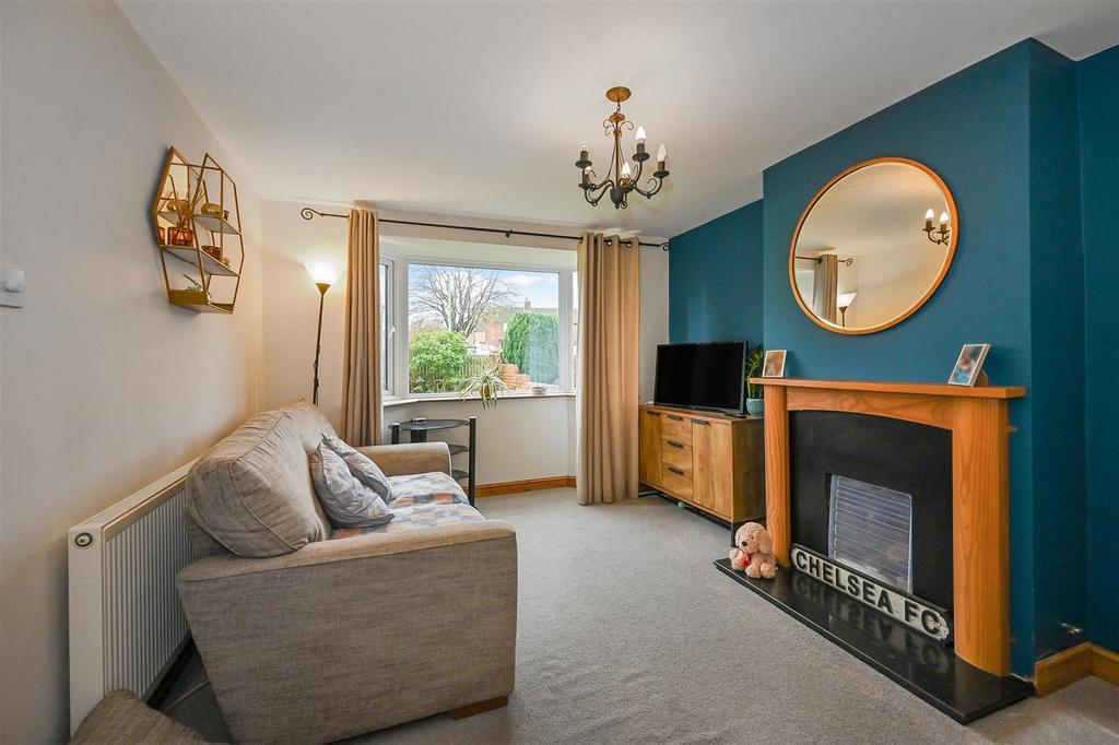Timsbury Crescent, Havant 2 bed semidetached house for sale £250,000
