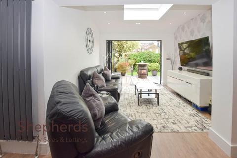28 Waltham Gate, Waltham Cross, EN8 0XN