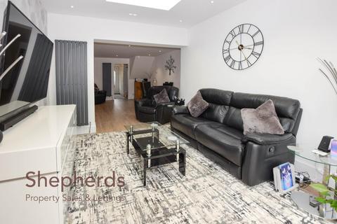 28 Waltham Gate, Waltham Cross, EN8 0XN