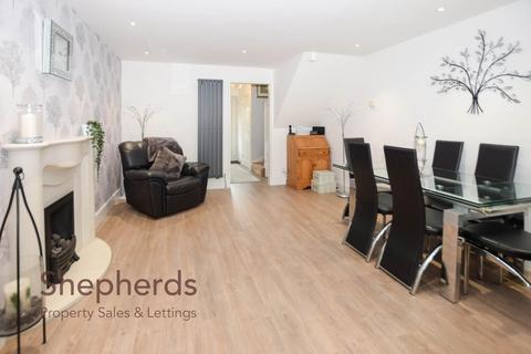 28 Waltham Gate, Waltham Cross, EN8 0XN