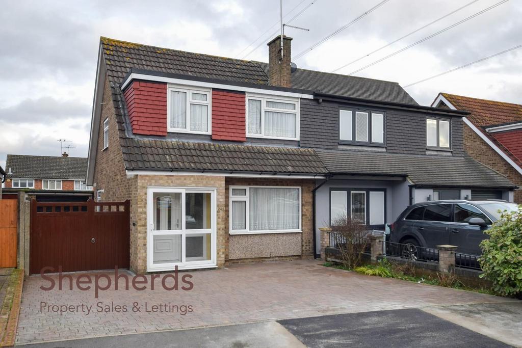 Perrysfield Road, Cheshunt EN8 3 bed semi-detached house - £445,000