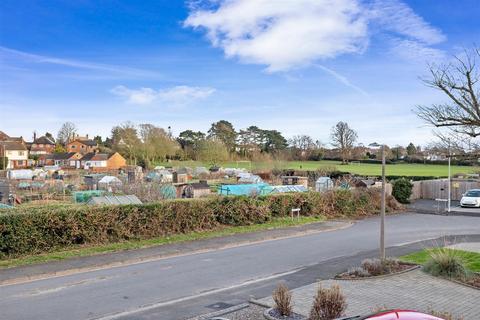 12 Lugano Road, Worcester, WR3 7NG