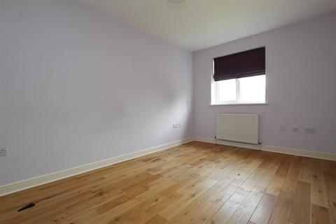 4 bedroom terraced house to rent, Seaford Road, London