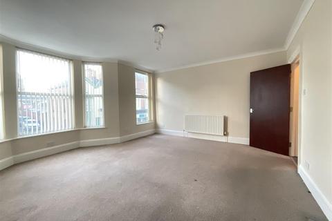 3 bedroom flat for sale, Victoria Road, Scarborough
