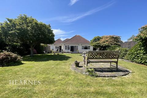 63 Dulsie Road, Talbot Woods, Bournemouth, BH3 7DZ