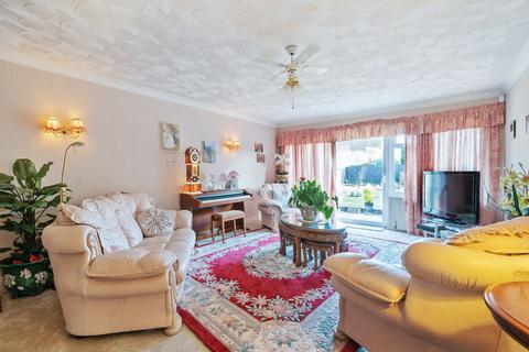 63 Dulsie Road, Talbot Woods, Bournemouth, BH3 7DZ