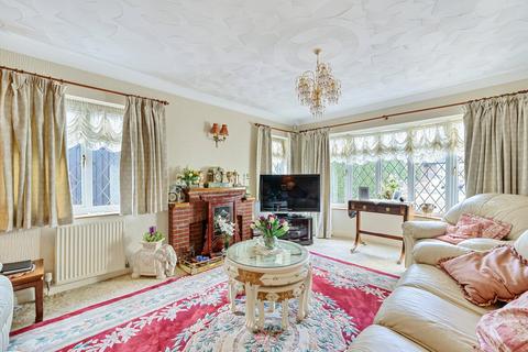 63 Dulsie Road, Talbot Woods, Bournemouth, BH3 7DZ