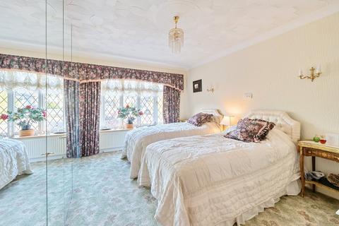 63 Dulsie Road, Talbot Woods, Bournemouth, BH3 7DZ