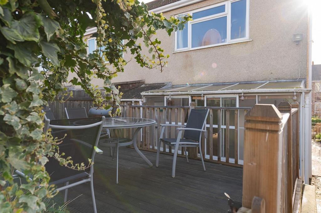 Rear garden pic 3.jpg