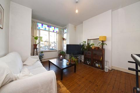 4 bedroom terraced house for sale, Lincoln Road, London, N2