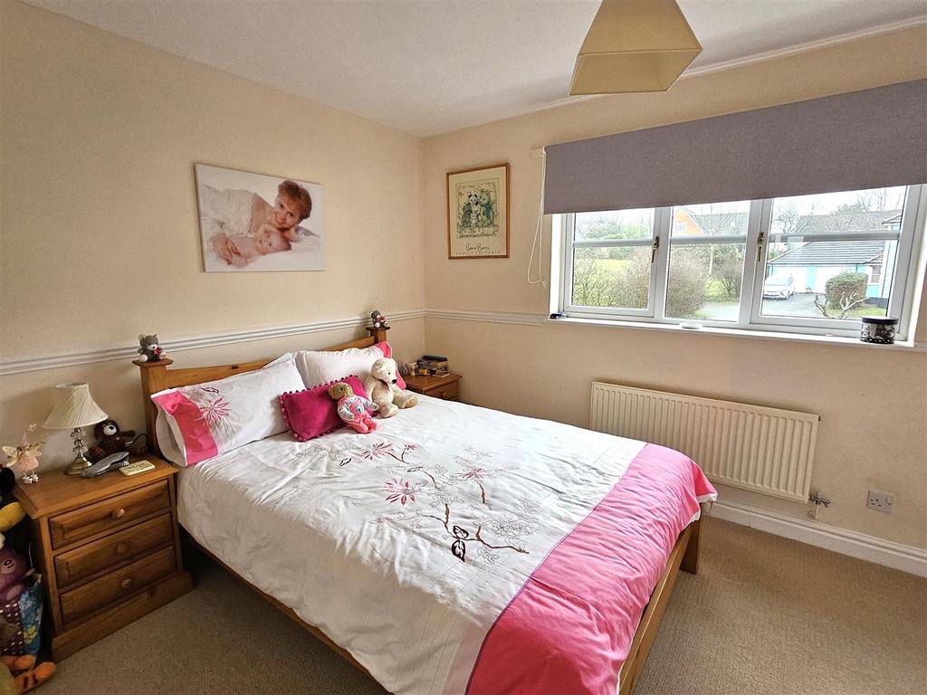 Bedroom 1.jpg