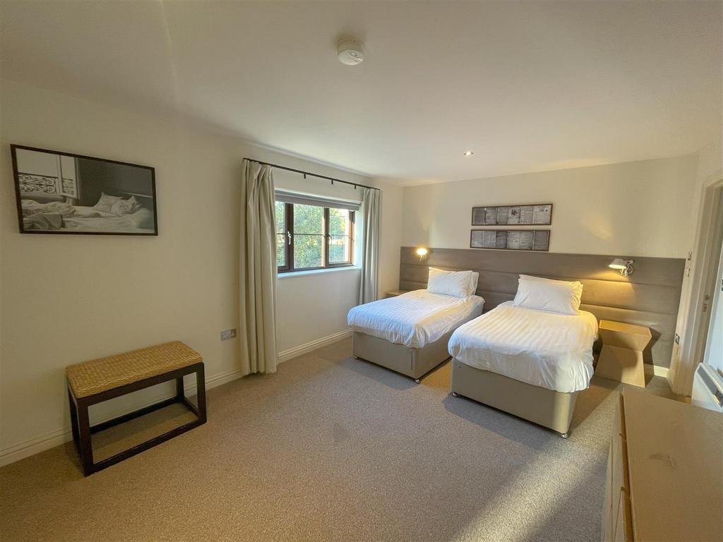 Bedroom two 2.jpg