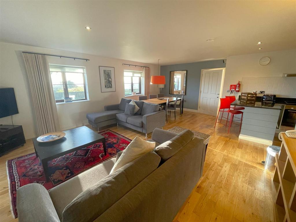 Living room 3.jpg
