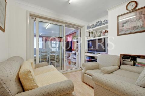 3 bedroom terraced house for sale - Coles Green Road, London, NW2