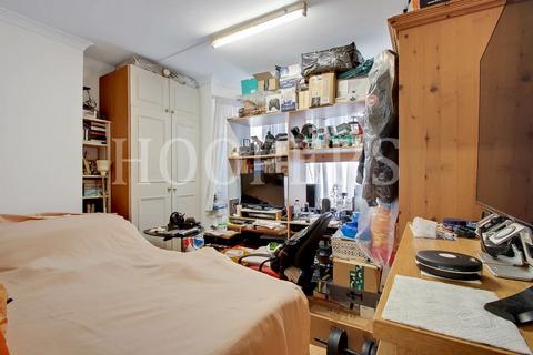 3 bedroom terraced house for sale - Coles Green Road, London, NW2