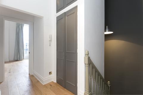 3 bedroom maisonette to rent, Cathcart Road, London SW10