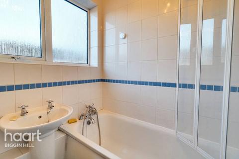 7 Spruce Road, Biggin Hill, Westerham, TN16 3SS