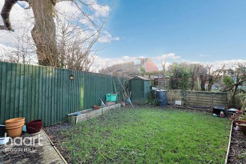 7 Spruce Road, Biggin Hill, Westerham, TN16 3SS