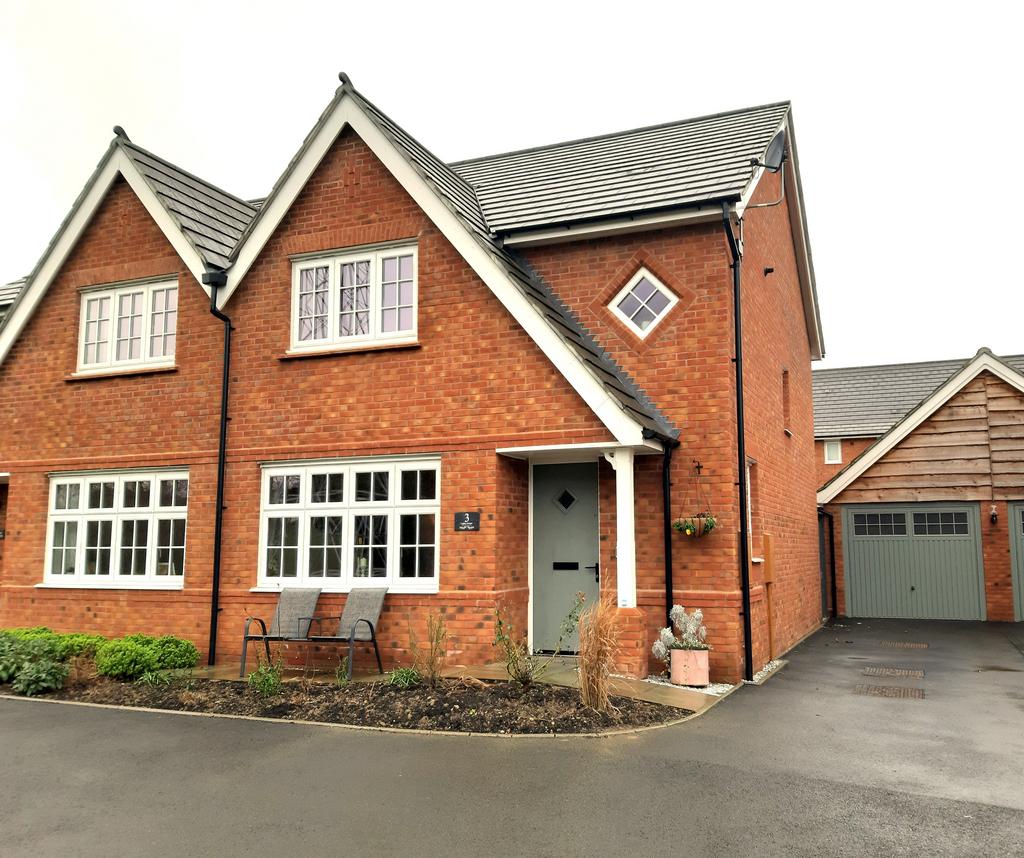 Lapley Avenue, Amington, Tamworth, B77 3 bed semidetached house for