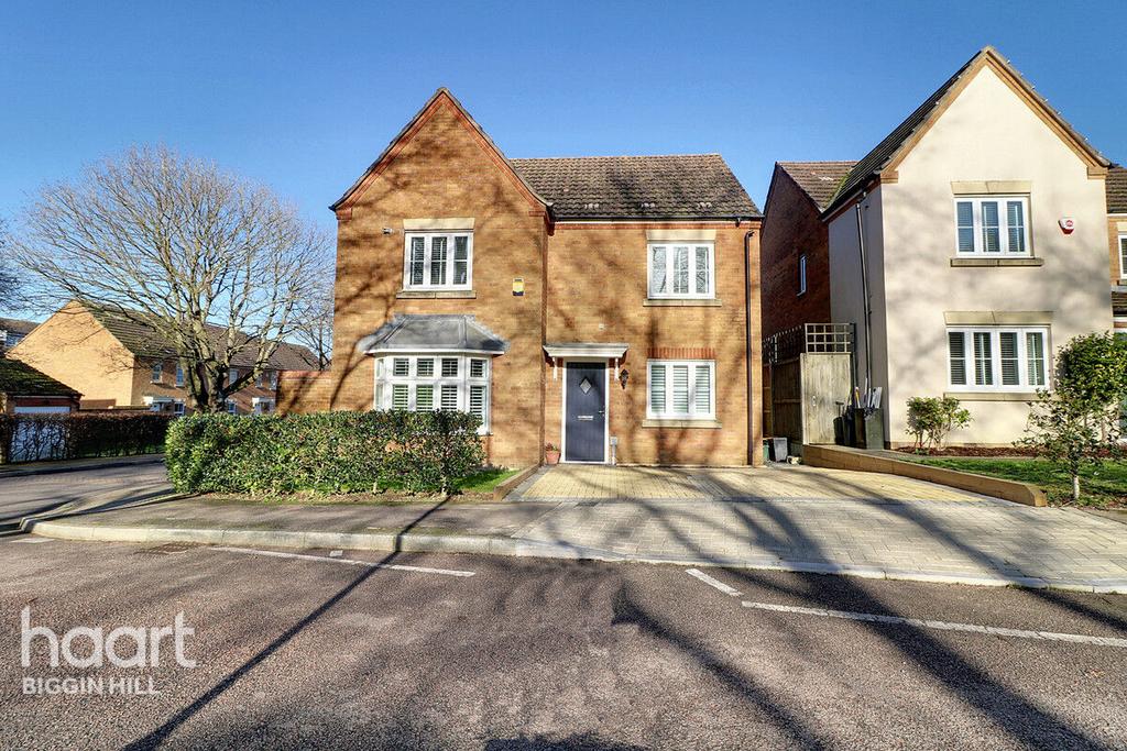 Barwell Crescent, Biggin Hill 4 bed detached house for sale £600,000