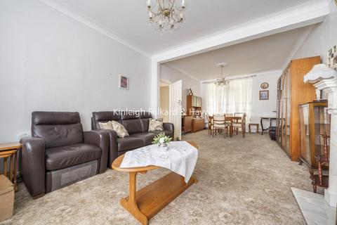 3 bedroom end of terrace house for sale, Chelmsford Road, Southgate