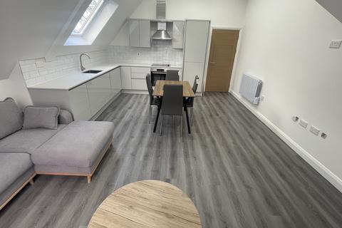 2 bedroom flat to rent, Clothorn Road, Didsbury M20 6BR