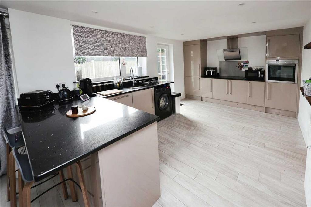 Rudgard Avenue, Cherry Willingham 3 bed detached house for sale £260,000