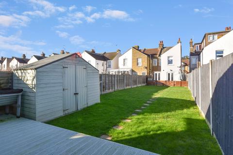 136 High Street, Shoeburyness, Southend-on-sea, SS3 9AT