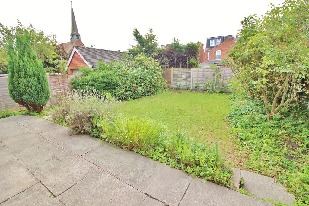 Clive Lodge, Southport, PR8 2 bed bungalow £850 pcm (£196 pw)