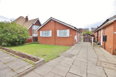 2 bedroom bungalow to rent, Clive Lodge, Southport, PR8