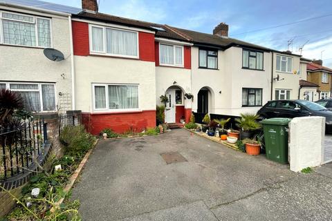 4 bedroom terraced house for sale, Carnforth Gardens, Hornchurch
