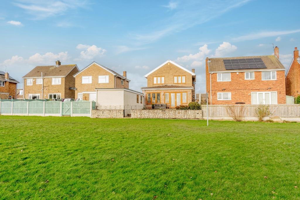 Cumbrian Way, Wakefield 4 bed detached house for sale £367,500