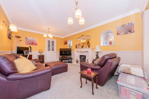 4 bedroom detached house for sale, Cumbrian Way, Wakefield