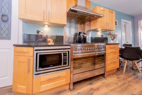 73 Cumbrian Way, Wakefield, WF2 8JS