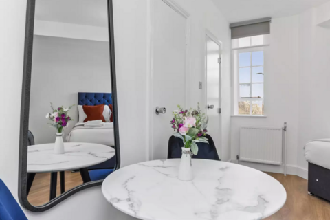 Studio to rent, Chelsea Cloisters, Sloane Avenue, London, SW3
