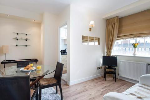 1 bedroom flat to rent, Chelsea Cloisters (724), Sloane Avenue, London, SW3