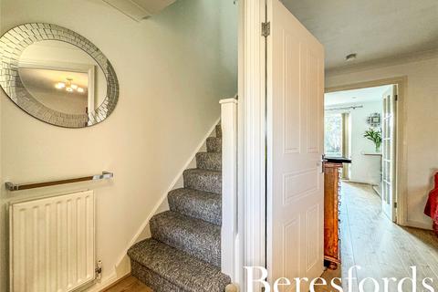 16 Ewan Road, Harold Wood, Romford, RM3 0WW