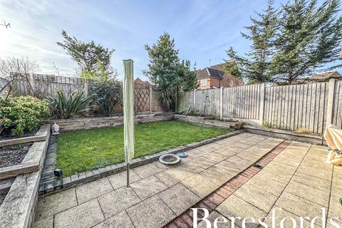 16 Ewan Road, Harold Wood, Romford, RM3 0WW