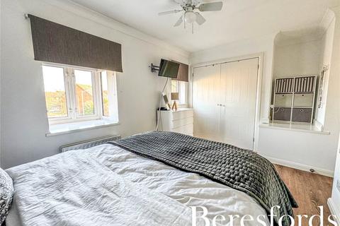 16 Ewan Road, Harold Wood, Romford, RM3 0WW