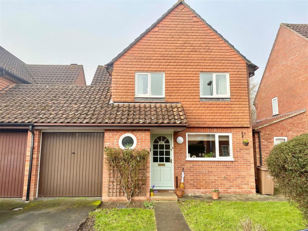 Marwood Close, Wymondham 4 bed detached house for sale £325,000