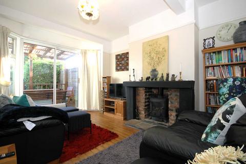 31 Dudley Drive, Morden, SM4 4RJ