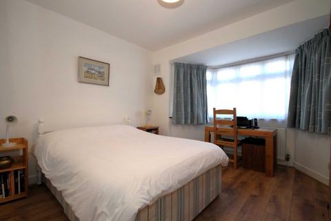 31 Dudley Drive, Morden, SM4 4RJ