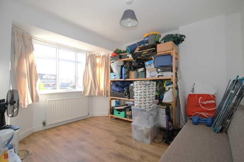 31 Dudley Drive, Morden, SM4 4RJ