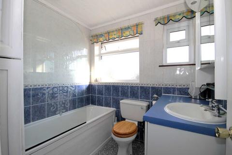 31 Dudley Drive, Morden, SM4 4RJ
